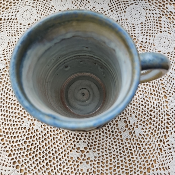 Art Pottery Mug Fish On It. Signed Dated 1992 Redwear Clay. - Picture 2 of 10